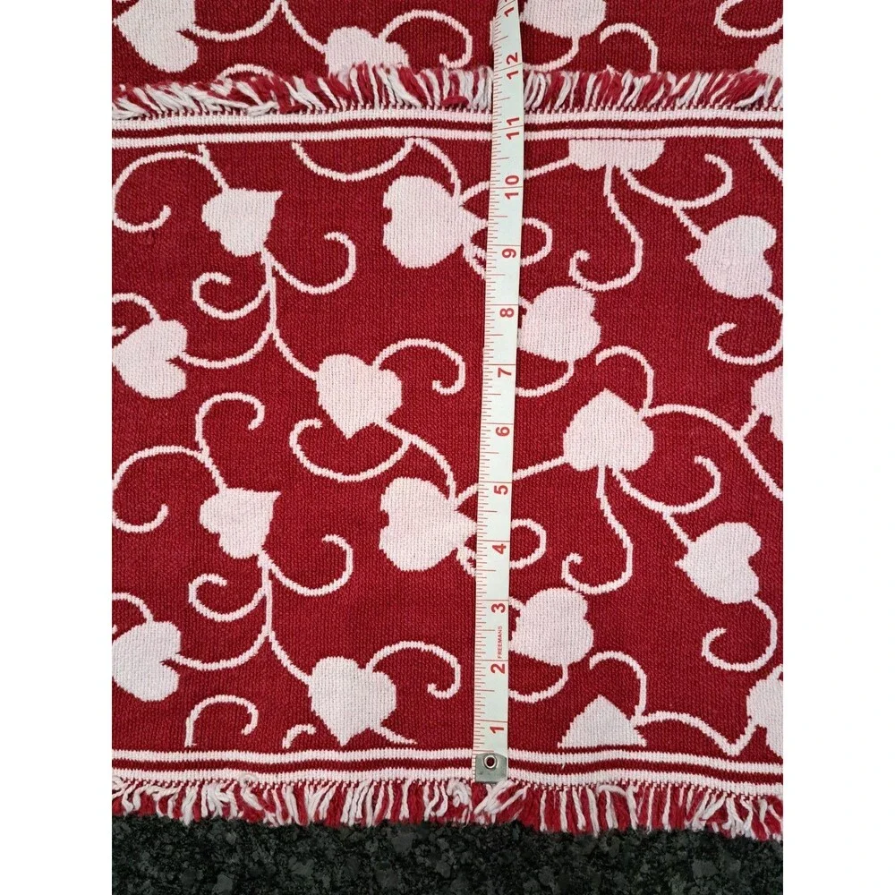 4 Woven Tapestry Placemats Red & White Vine Hearts with Fringe